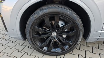 Volkswagen Touareg - 11