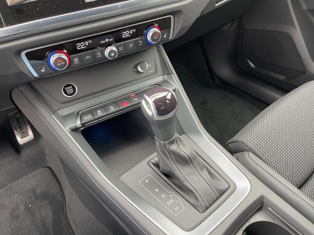 Fahrzeugabbildung Audi Q3 35 1.5 TFSI S-Line Kamera,LED,Navi,SHZ,ACC,LM