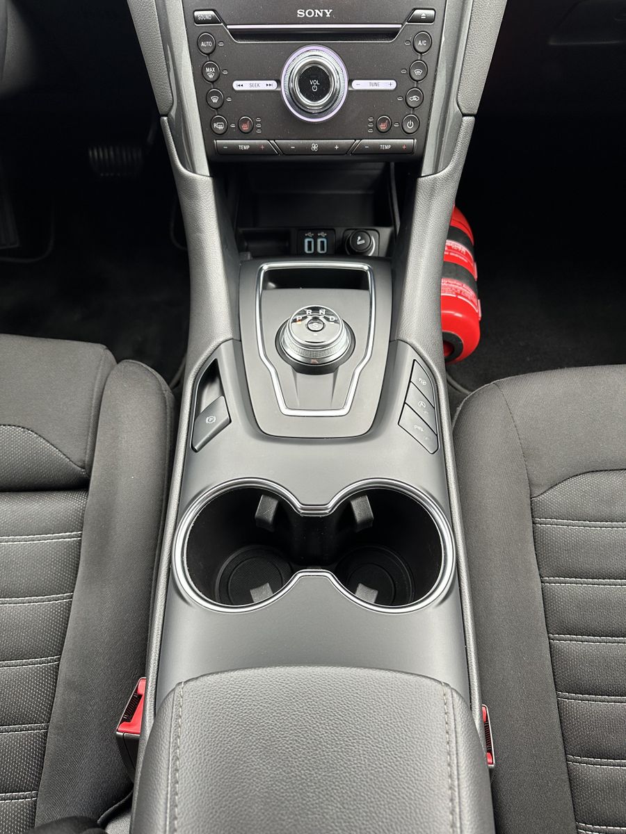 Fahrzeugabbildung Ford Mondeo Turnier 2.0 EB Aut.Titanium NAV+AHK+PP+VC