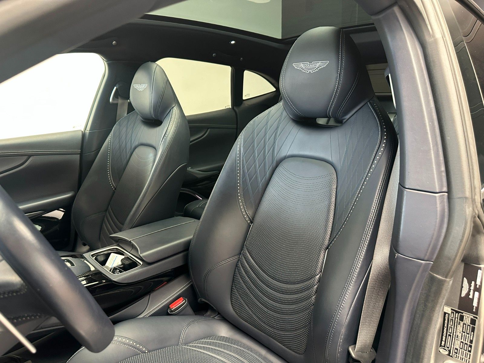 Aston Martin DBX707-Aluminite Silver-Standheizung-Leder foto 10