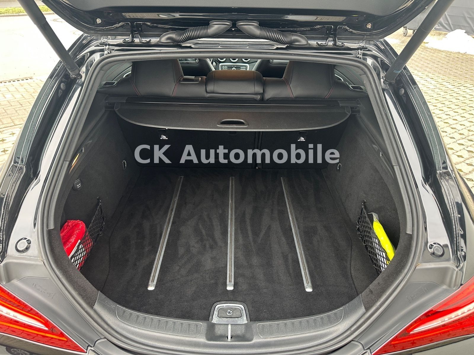 Fahrzeugabbildung Mercedes-Benz CLA 220 CDI Shooting Brake/4Matic/AMG-Line/LED