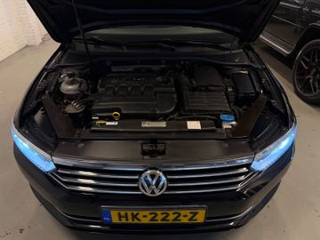 Volkswagen Passat - 12
