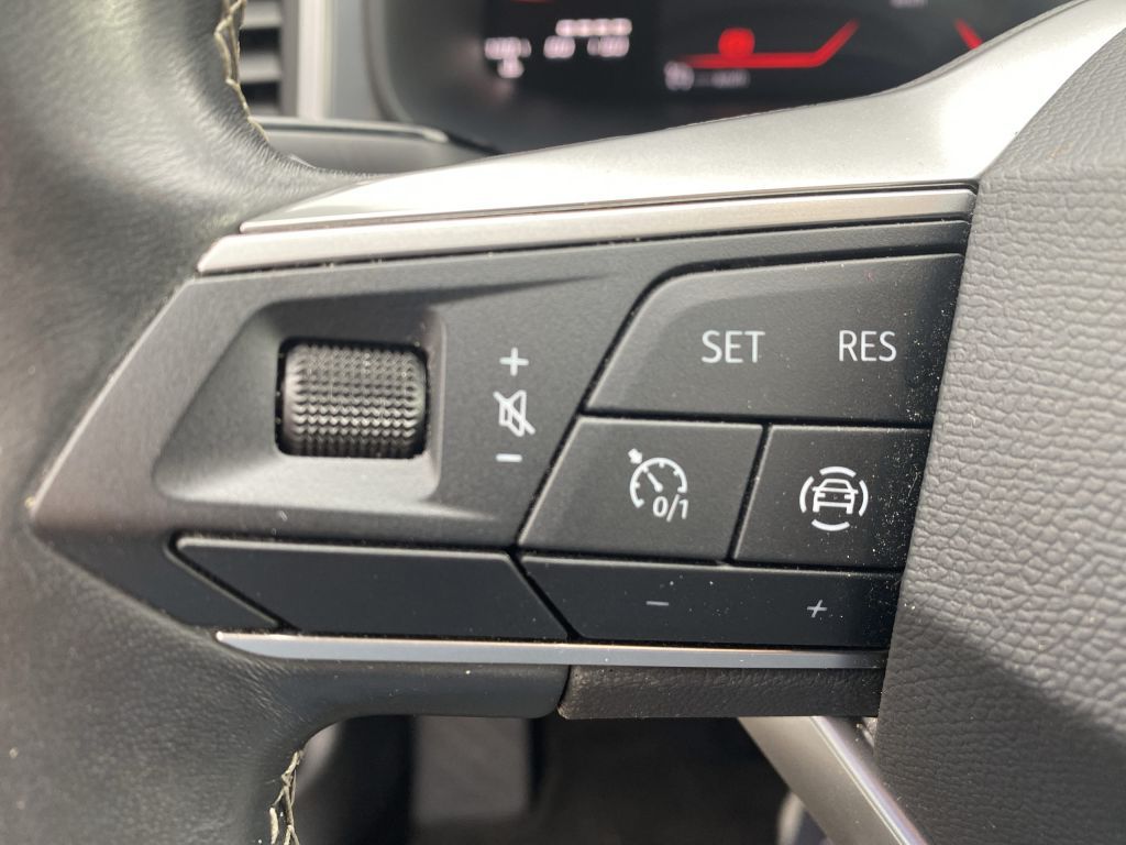 Fahrzeugabbildung SEAT Ateca 1.5 TSI ACT OPF Style *Navi*Sitzh.*Allwett