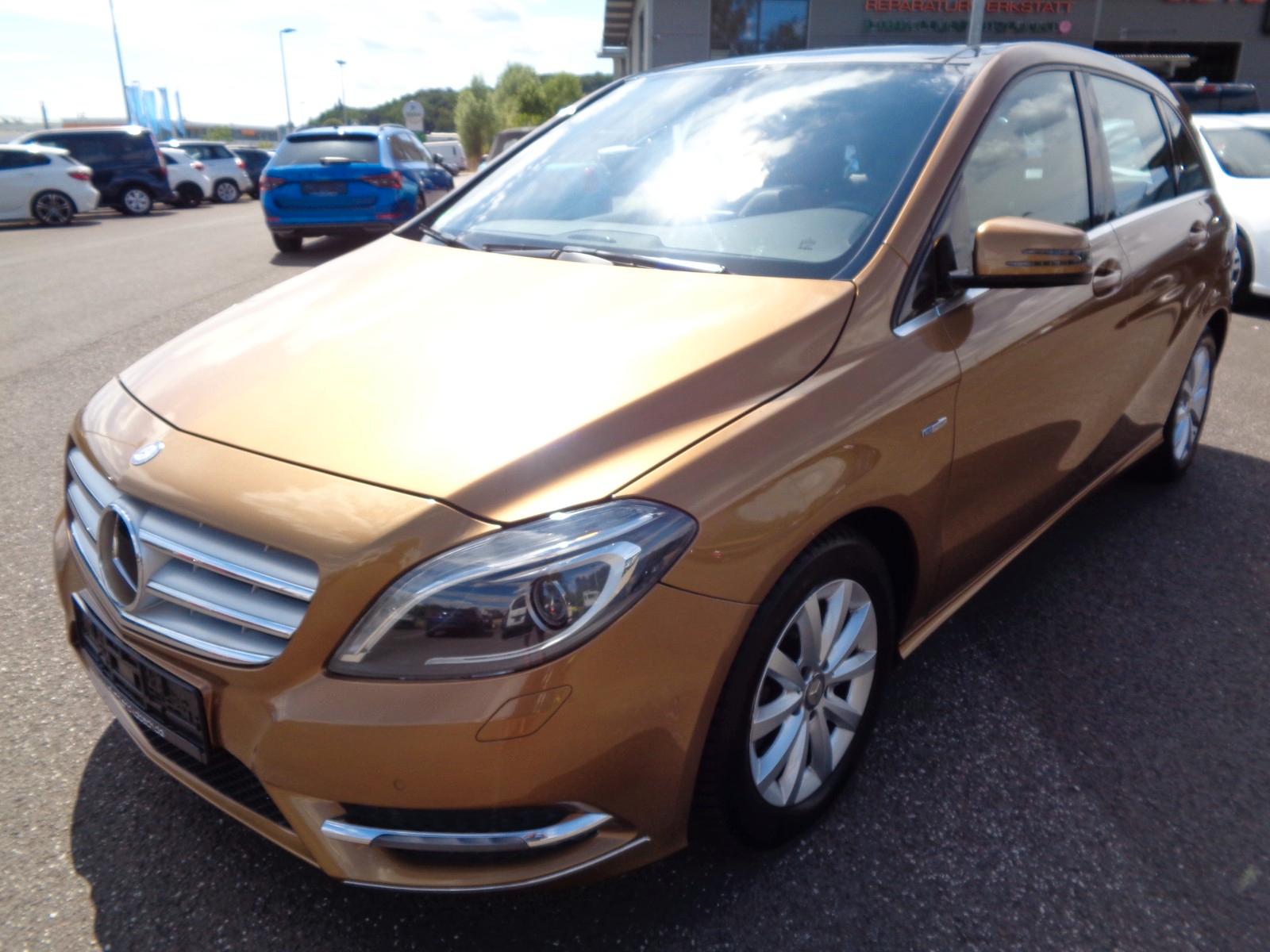 Mercedes-Benz B 200 ,Leder,Panorama,Xenon.
