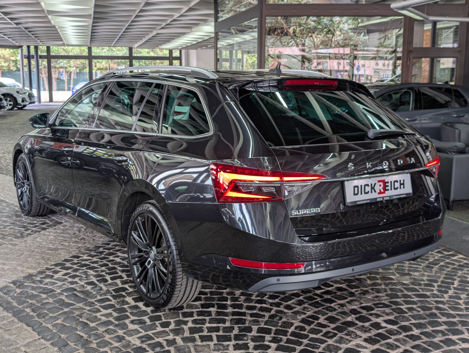 Fahrzeugabbildung SKODA Superb Premium Edition 2.0 TDI ACC VIRT MASSAGE