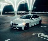 BMW M4 Coupé M4 Deutsches Fahrzeug Tüv Neu - weiße BMW M4
