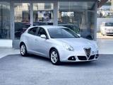 Alfa Romeo Giulietta 1.6 Diesel 105CV E5 Neo. -  - silberne Alfa Romeo Giulietta