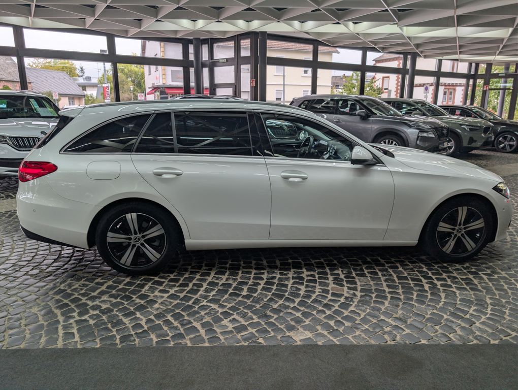 MERCEDES-BENZ C-Class 2024