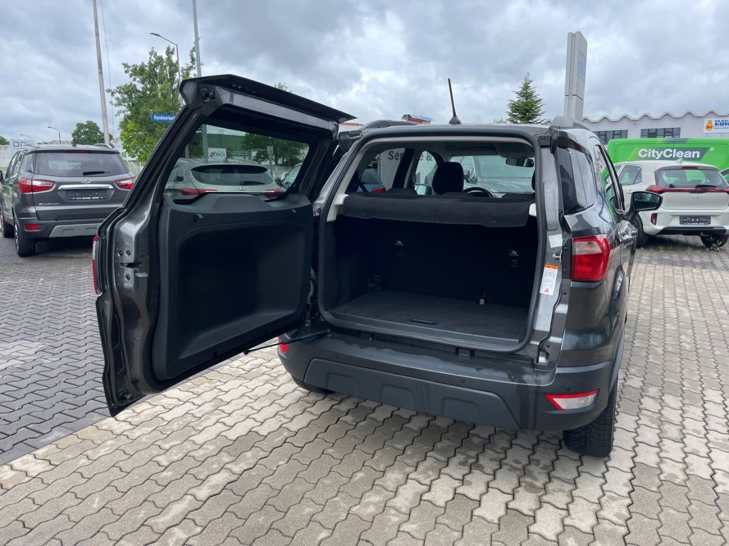 Fahrzeugabbildung Ford EcoSport C&C Klimaanlage Navi PDC SHZ heizb WSS