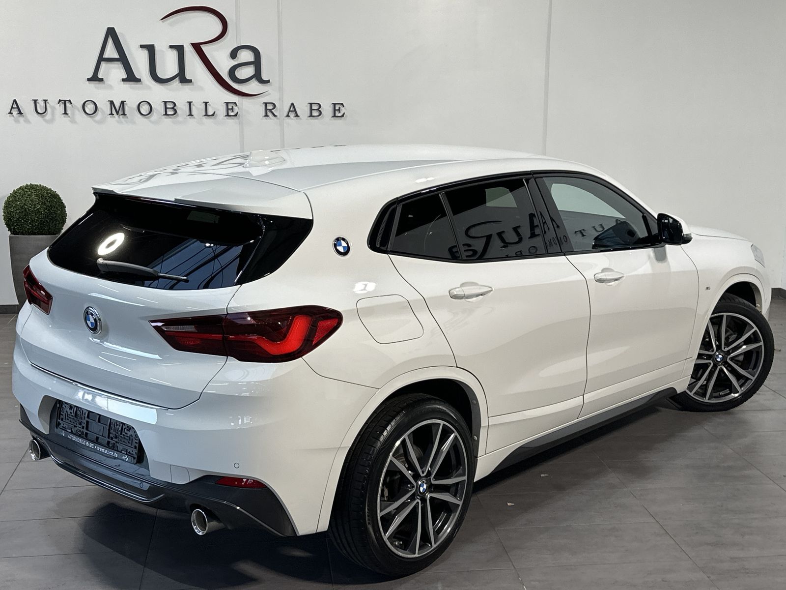 Fahrzeugabbildung BMW X2 xDrive20d M-Sport NAV+LED+AHK+HIFI+KAMERA+SHZ
