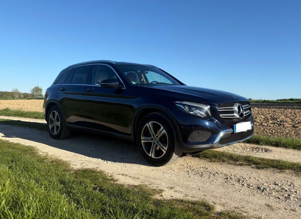 Image of Mercedes-Benz GLC 250