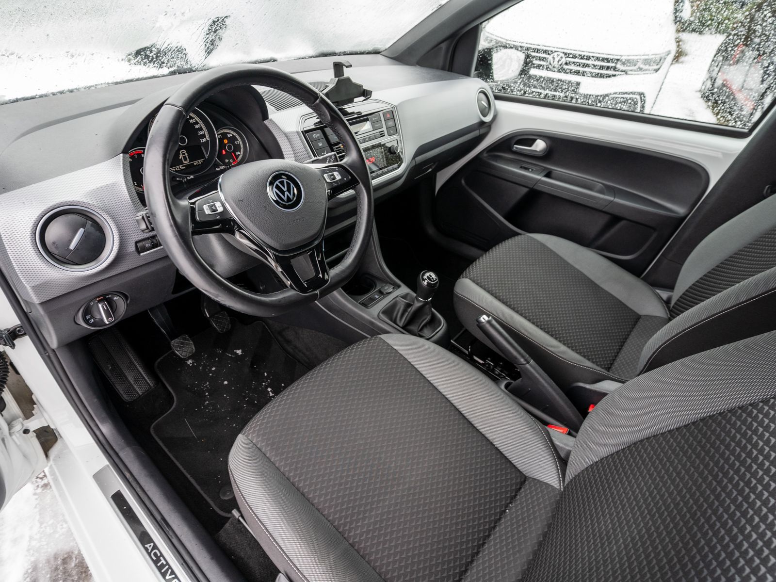 Volkswagen up! - Bild 12
