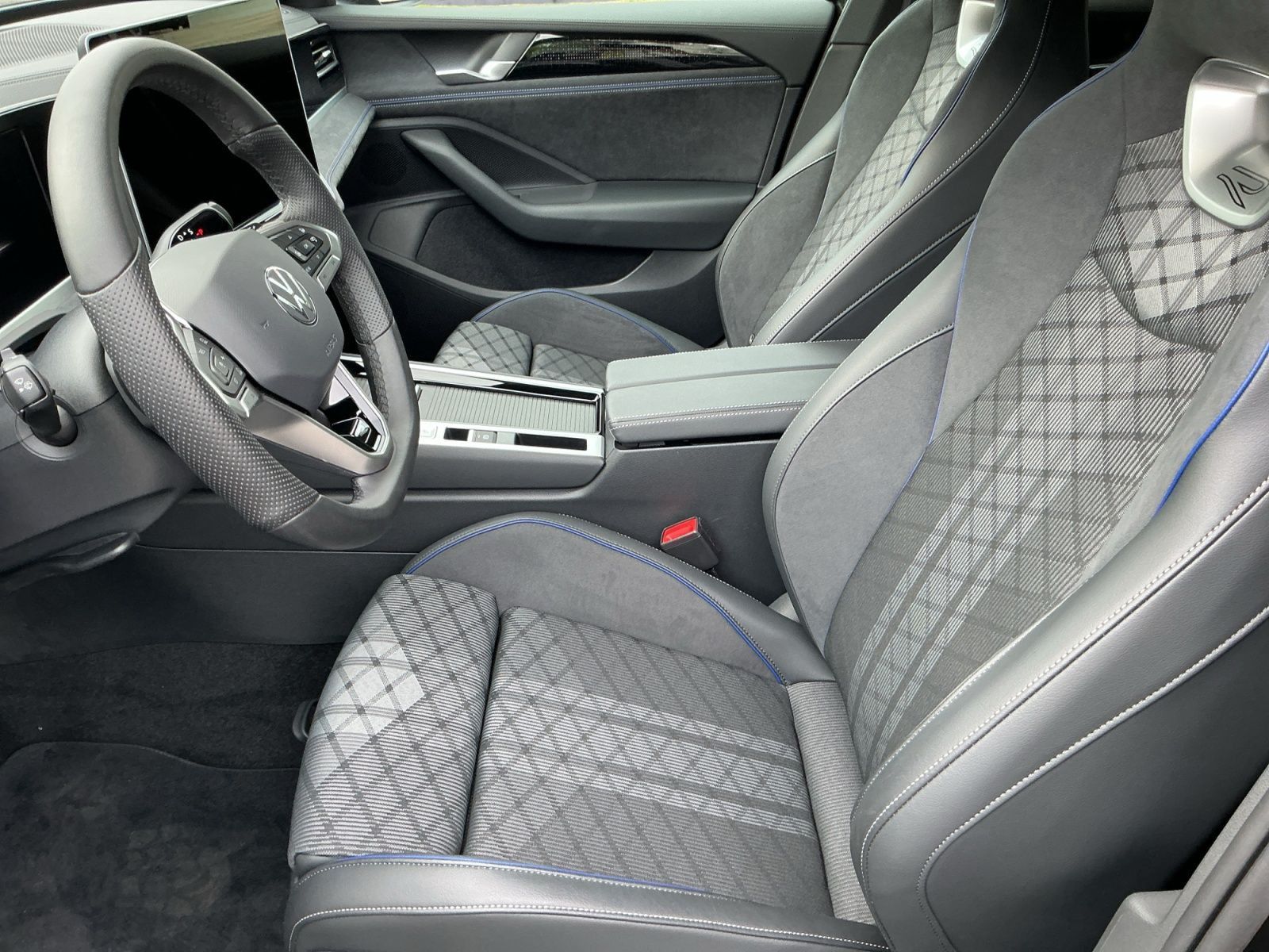 Volkswagen Passat Variant - Bild 12