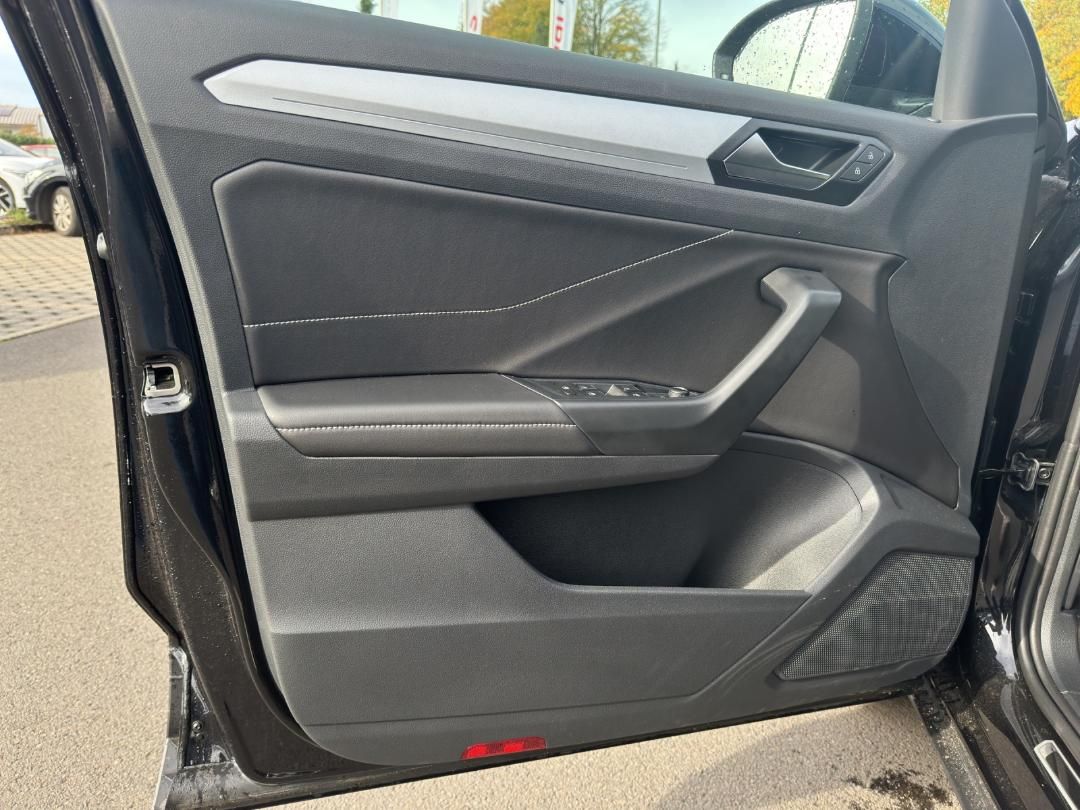 Fahrzeugabbildung Volkswagen T-ROC Life GOAL 1.5 l TSI OPF 110 kW (150 PS) 7-