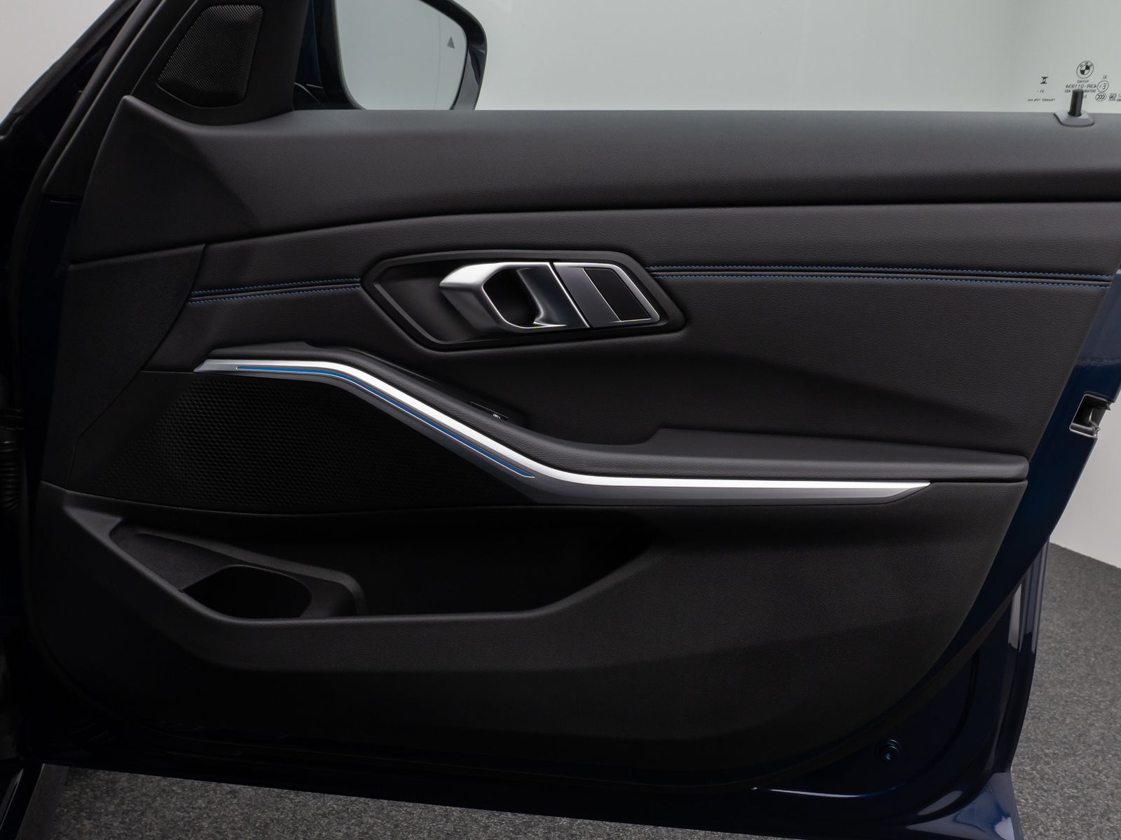 Fahrzeugabbildung BMW 330e  M Sport Laser Kamera HUD DAB HiFi Komfort