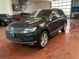 Volkswagen Touareg TDI R-Line 4M *STHZ*AHK*SHZ*PAN*ACC*19% - VW Touareg Gebrauchtwagen in Leipzig