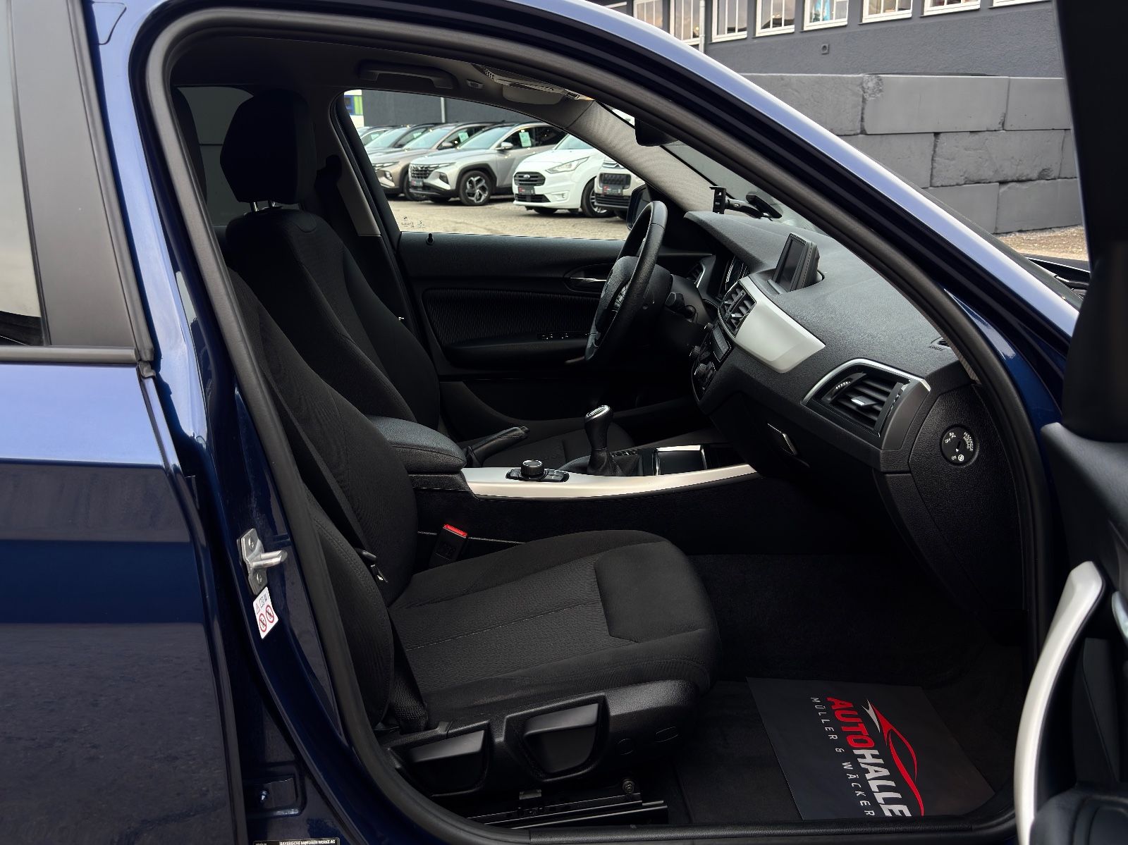 Fahrzeugabbildung BMW 118i Advantage SHZ PDC Temp. Lim. LED 2Z-Klima