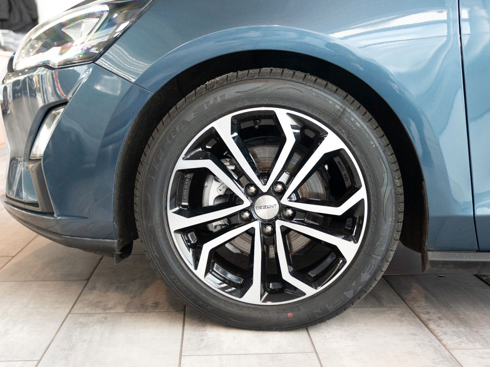 Fahrzeugabbildung Ford Focus Lim. C&C WINTER-P./NAVI/KLIMA/DAB/JRC