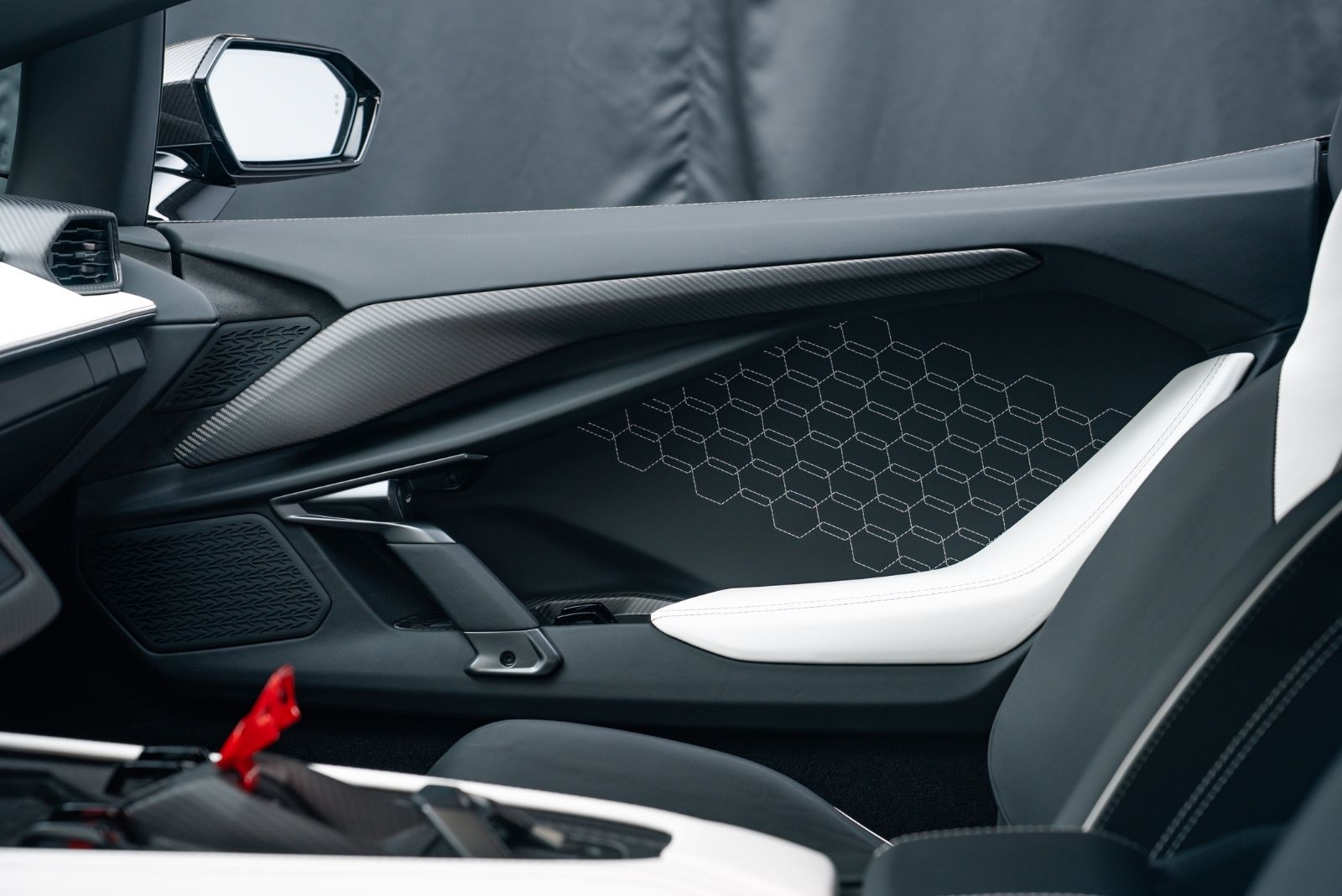 Fahrzeugabbildung Lamborghini Revuelto FULL CARBON/LIFT/PASSENGER/MY 26