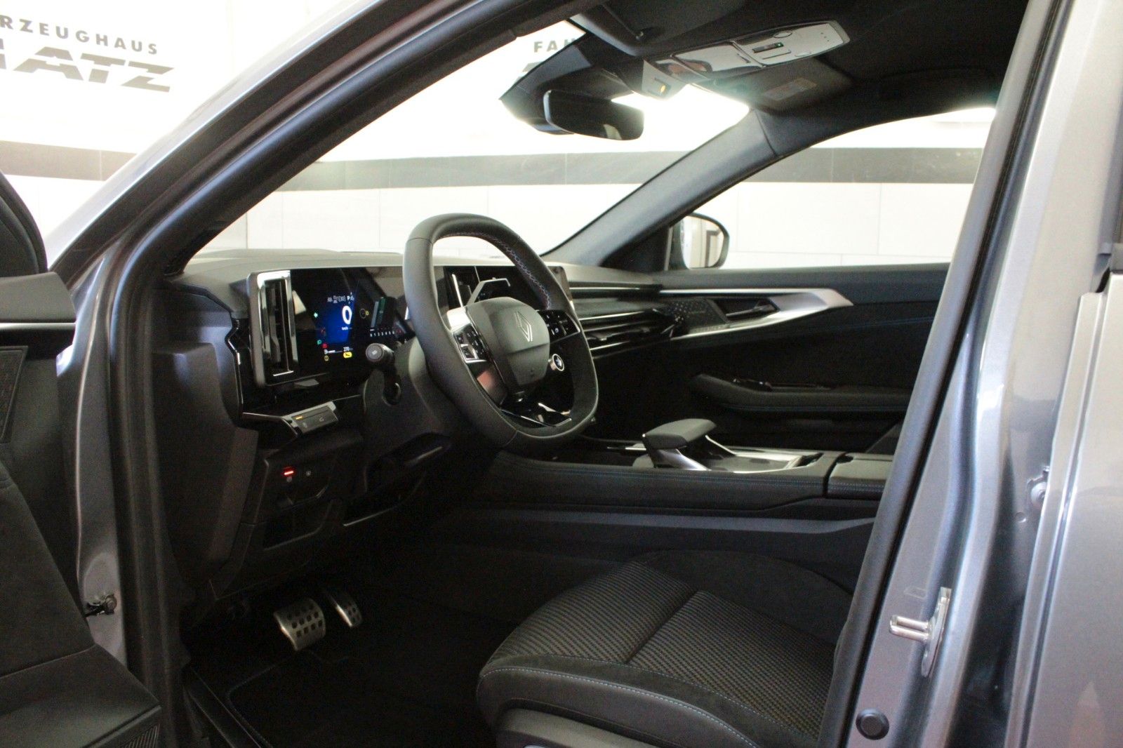 Fahrzeugabbildung Renault Austral Mild Hybrid 160 Iconic Esprit Alpine Aut