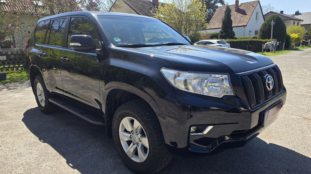 Image of Toyota Land Cruiser