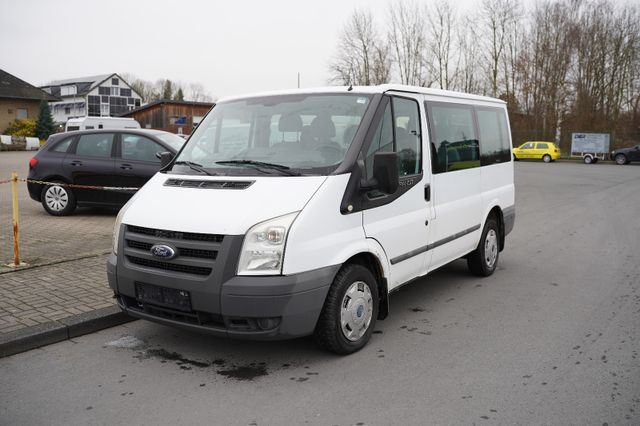 Ford Transit  9-Sitzer + Schaltgetriebe !!!