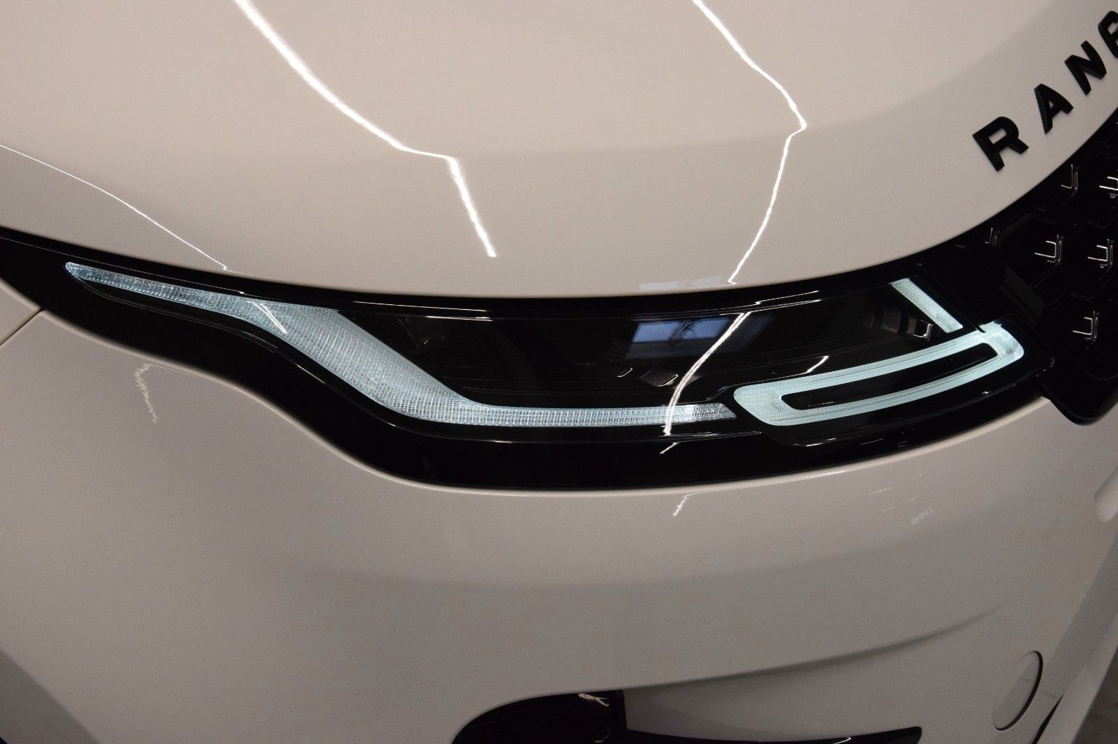 Fahrzeugabbildung Land Rover Range Rover Evoque R-Dynamic SE Pano ACC Memory