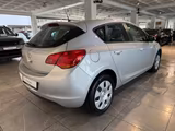 Opel Astra J Lim. Selection *Erst 52tkm*Automatik* - gebrauchte Opel Astra aus dem Jahr 2010