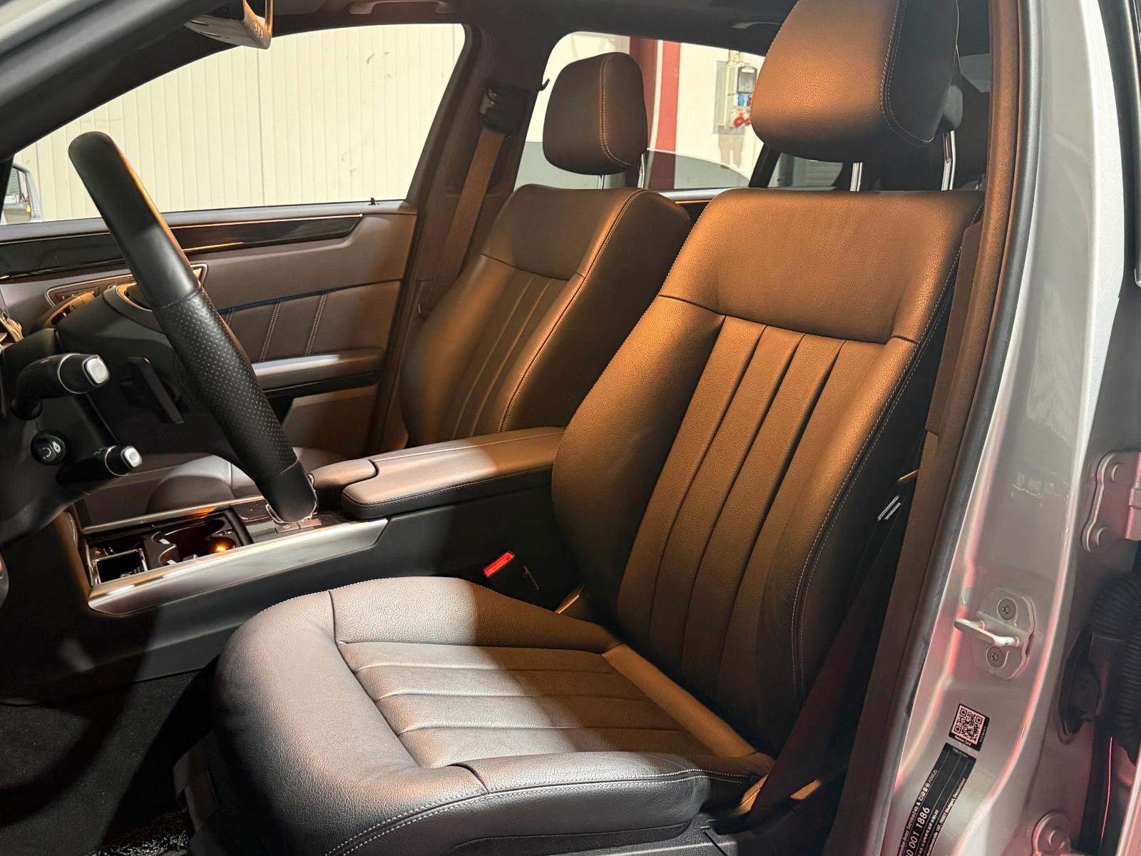 Mercedes-Benz E 300 Limousine E 300 CGI BlueEfficiency 4Matic
