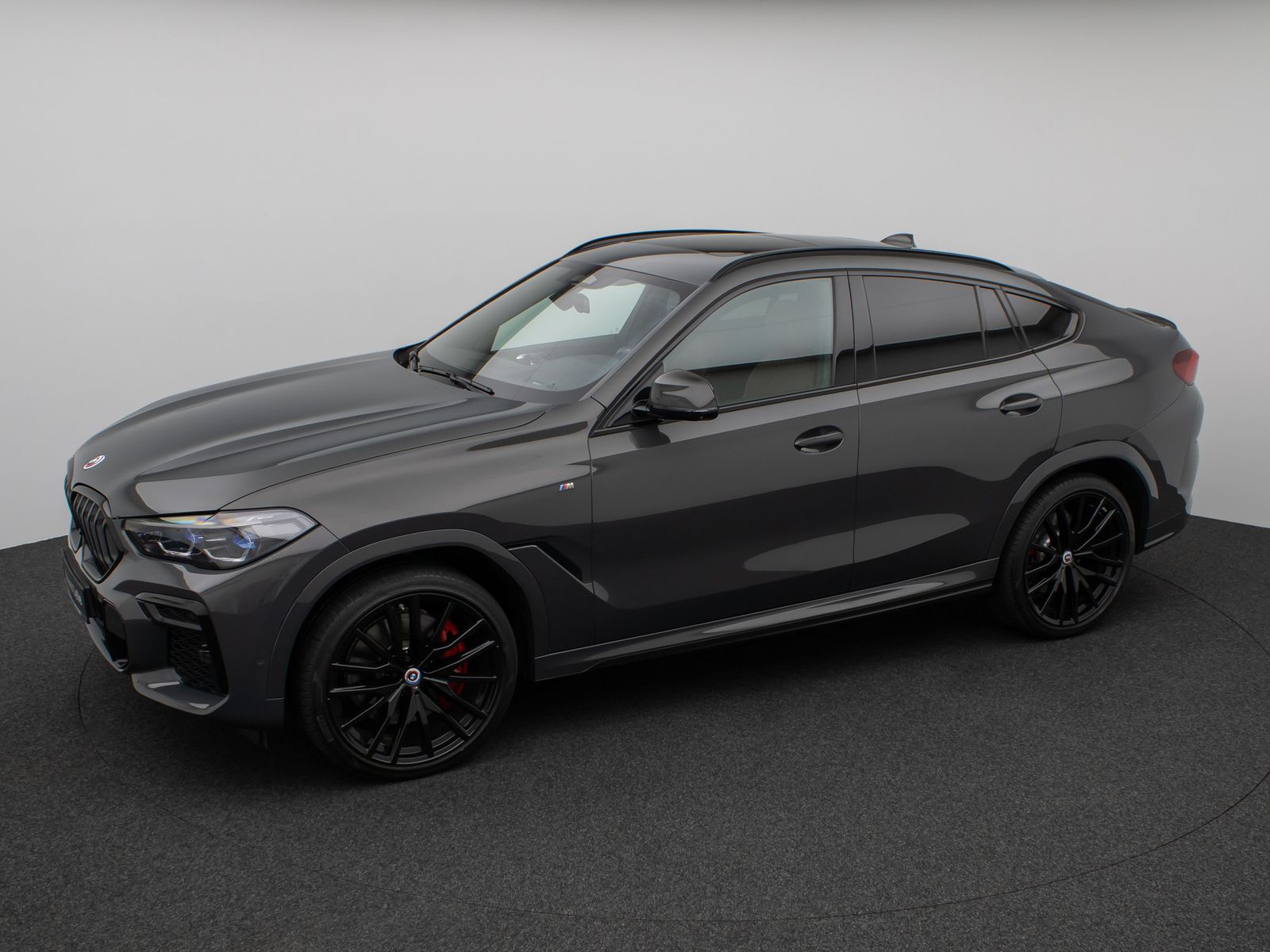 Fahrzeugabbildung BMW X6 M50i Panorama Laser 360°HUD DAB B&W AHK 22"