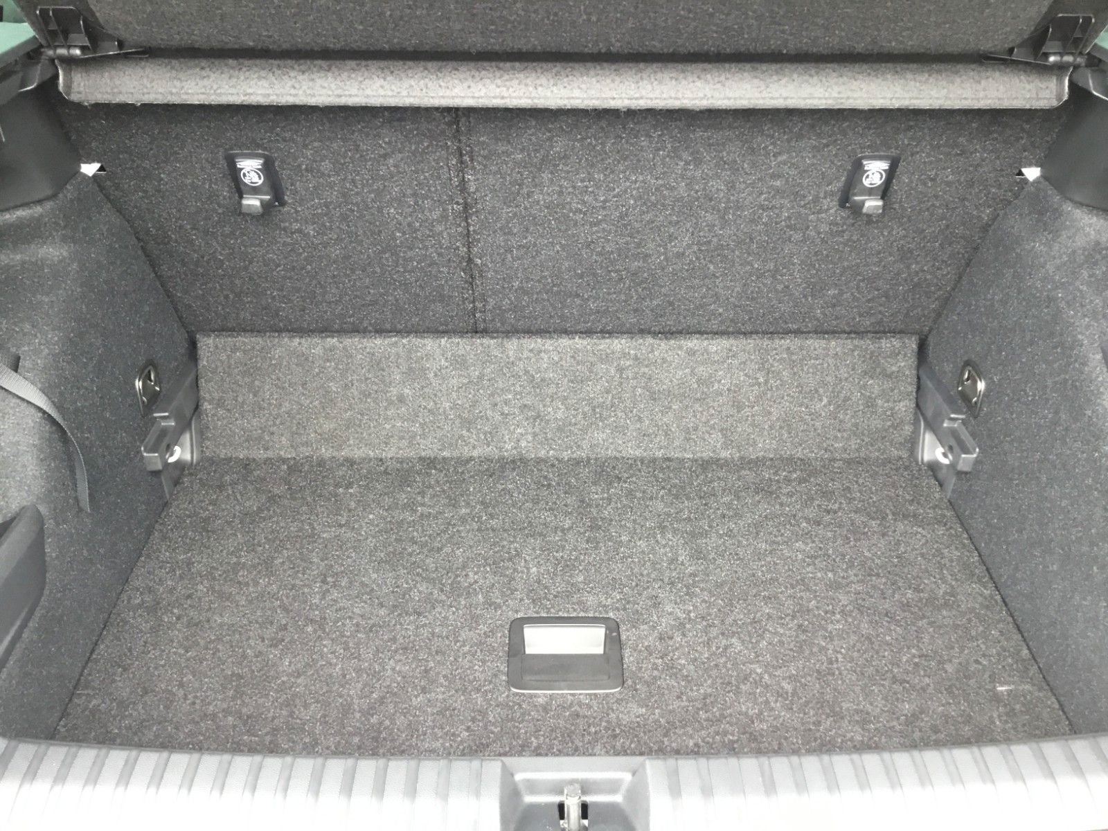 Fahrzeugabbildung SKODA Kamiq 1.5l TSI DSG TOUR+LED+17"+Navi