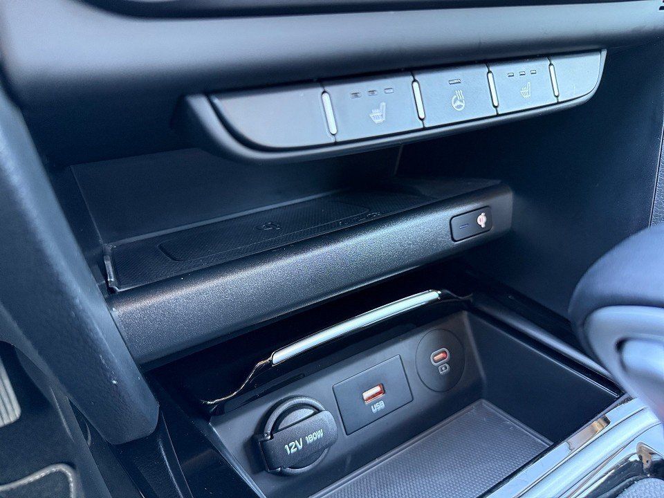 Fahrzeugabbildung Kia CEED KOMBI 1.5T 7DCT SPIRIT 1HD NAVI+LED+JBL+PDC