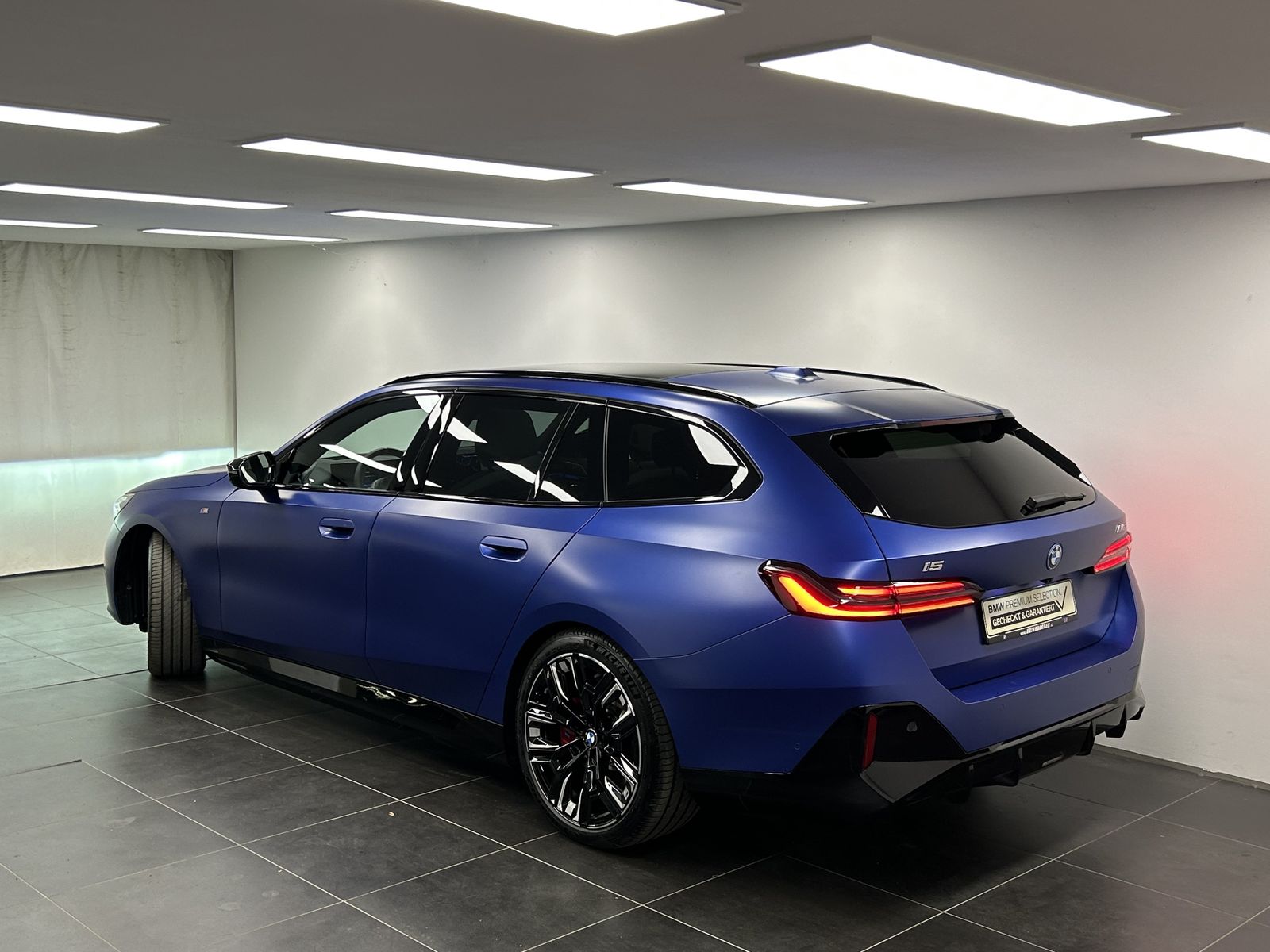 BMW i5 M60 xDrive Touring DAB LED Pano.Dach Bowser/W imagem 3
