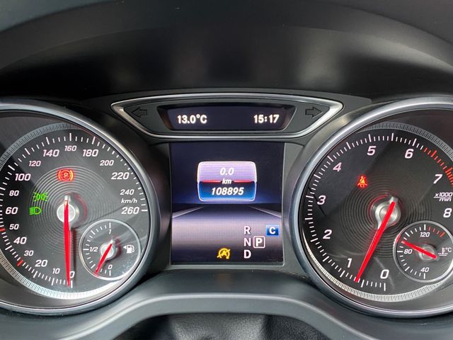 Mercedes-Benz GLA 180