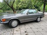 Mercedes-Benz SL 500  R107 anthrazit Leder grau - Mercedes-Benz SL 500 aus 1985