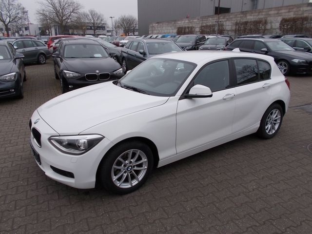 BMW 116 i, Advantage, BiXenon, AHK, Allwetterreifen