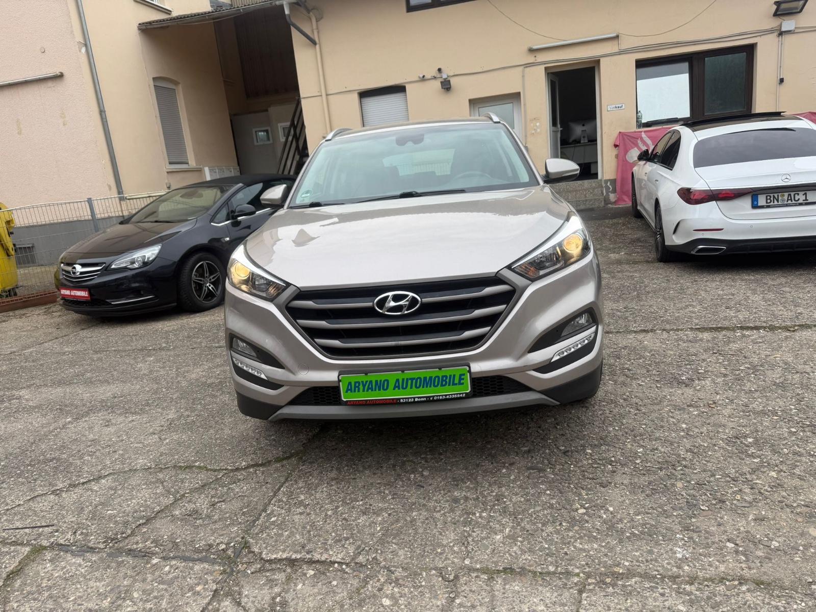 Hyundai Tucson blue Advantage 2WD*1 Hand*Navi*80 Tkm
