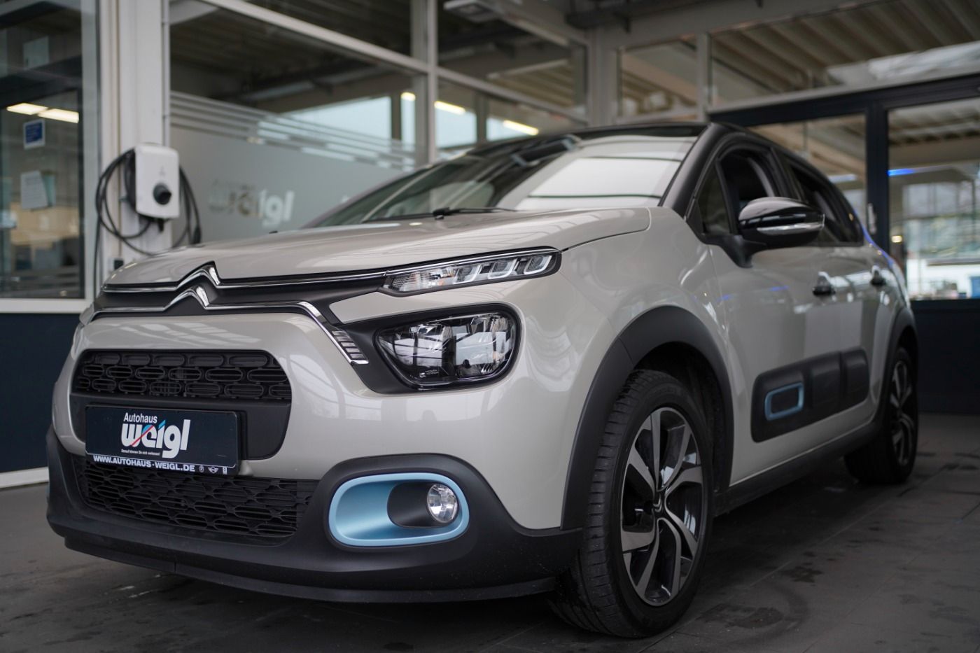 Fahrzeugabbildung Citroën C3 PureTech 110 EAT6 Elle Automatik Sitzheizung