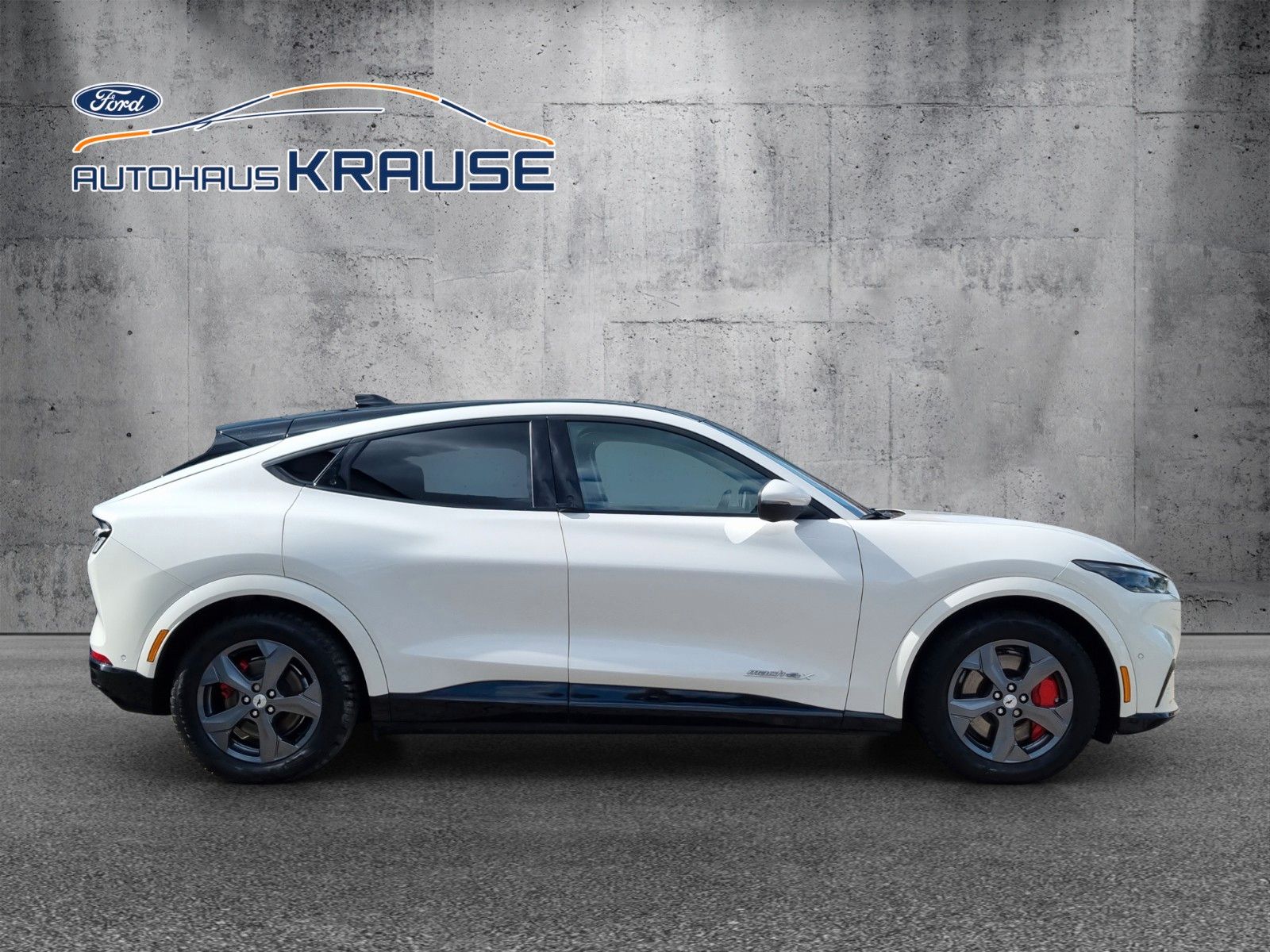 Fahrzeugabbildung Ford Mustang Mach-E White Edition AWD