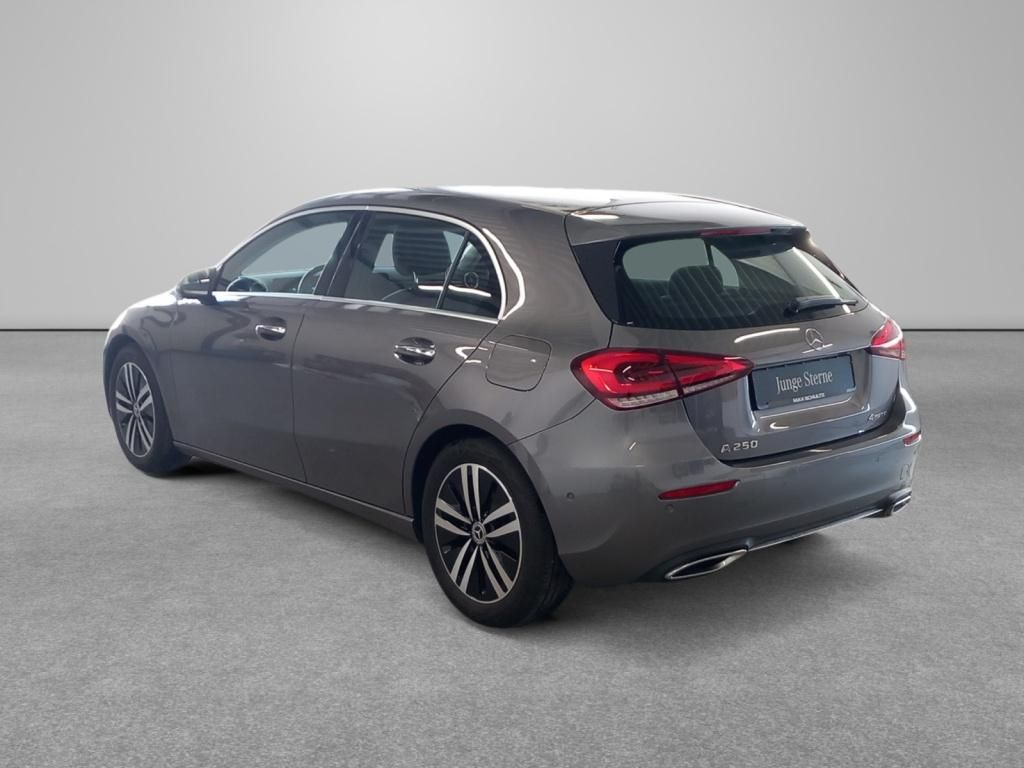 Fahrzeugabbildung Mercedes-Benz A 250 4MATIC Kompaktlimousine ''Advanced'' *LED*