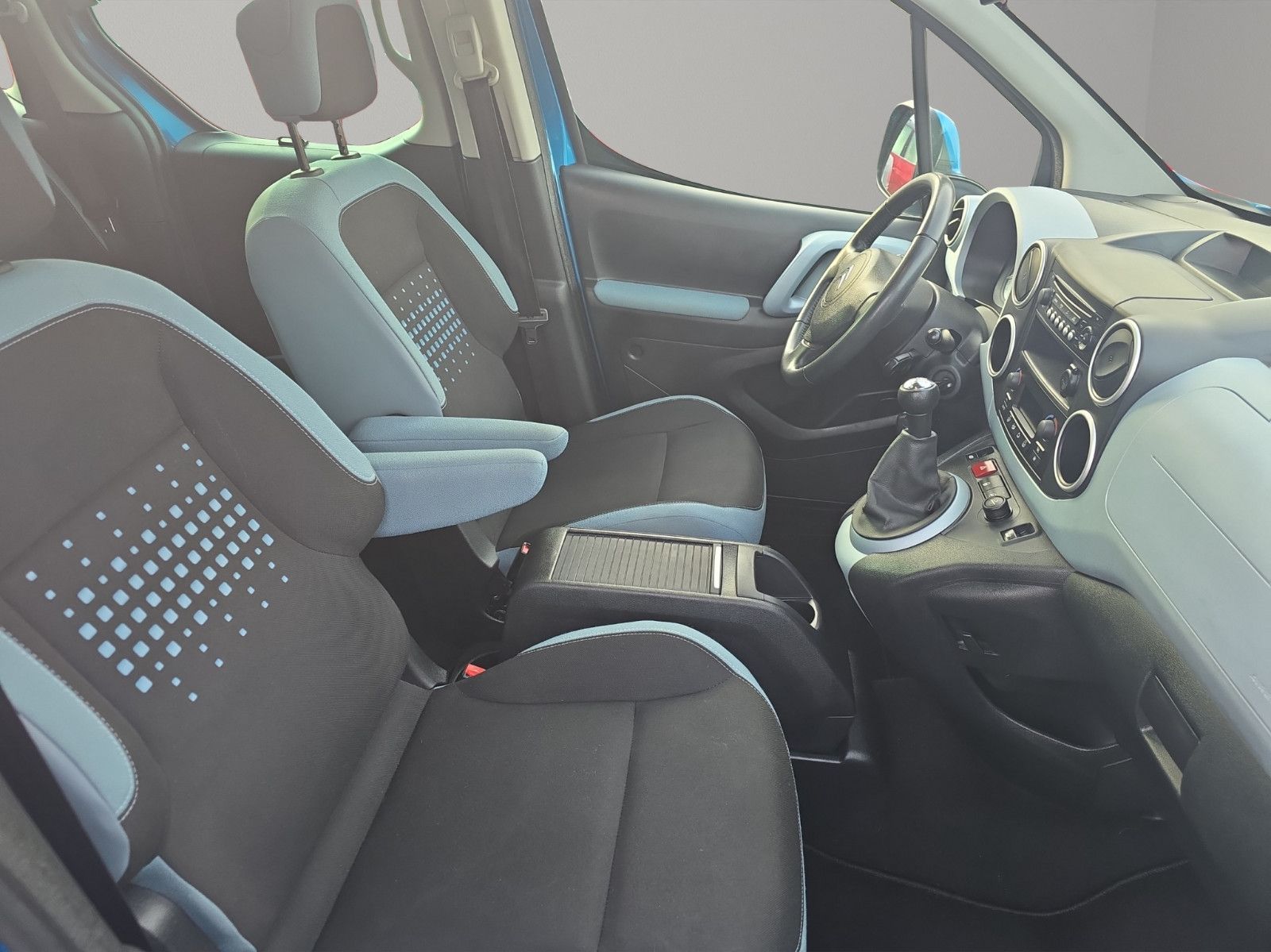Fahrzeugabbildung Citroën Berlingo Kombi Selection+AHK+PDC+KLIMA+LED