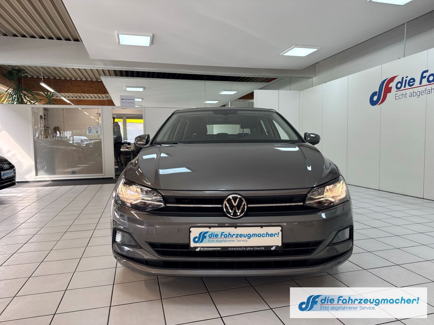 Fahrzeugabbildung Volkswagen Polo VI Comfortline 1.0 TSI EU6d ACC Musikstream