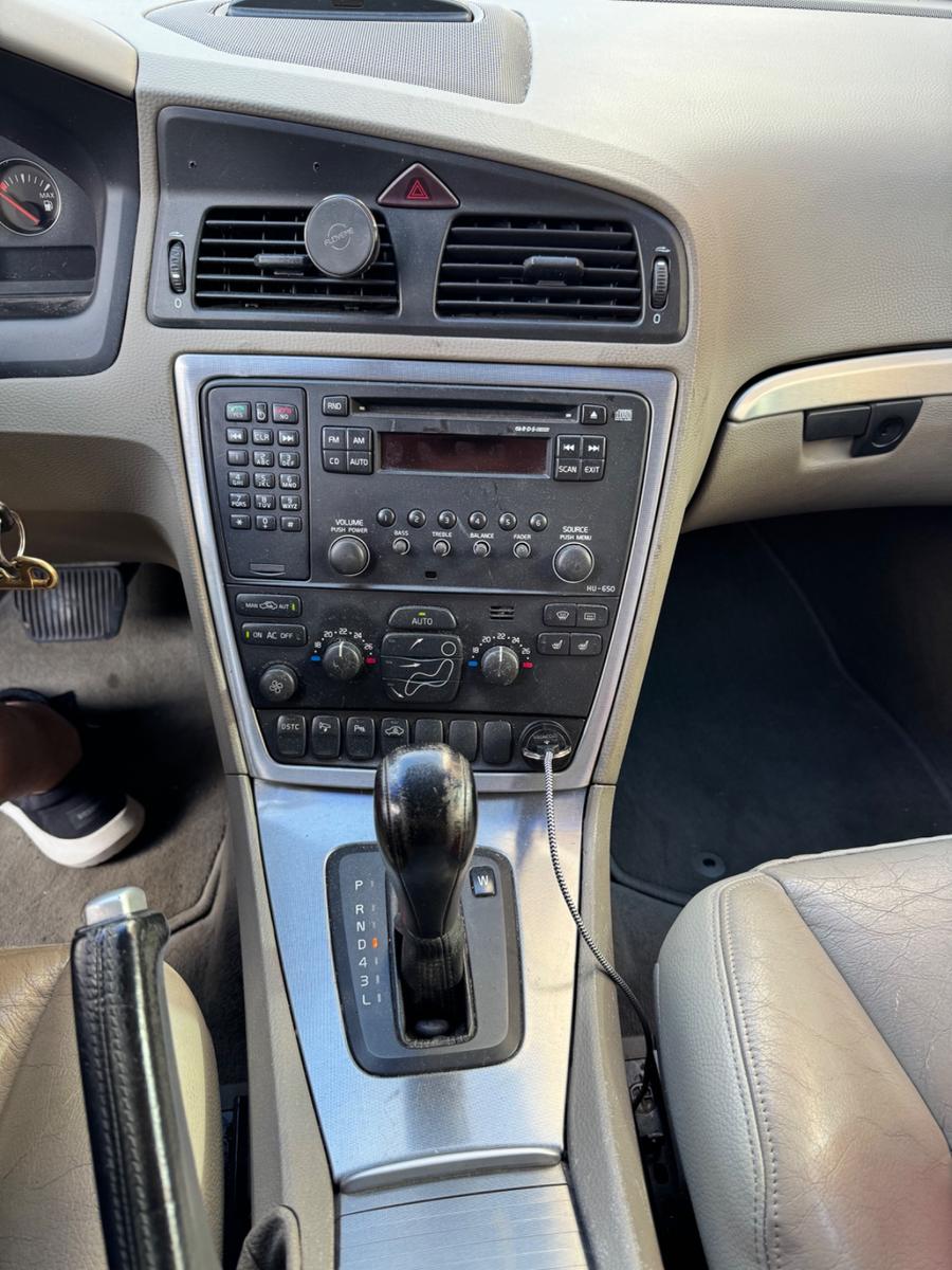 Volvo V70 2004 — photo 7