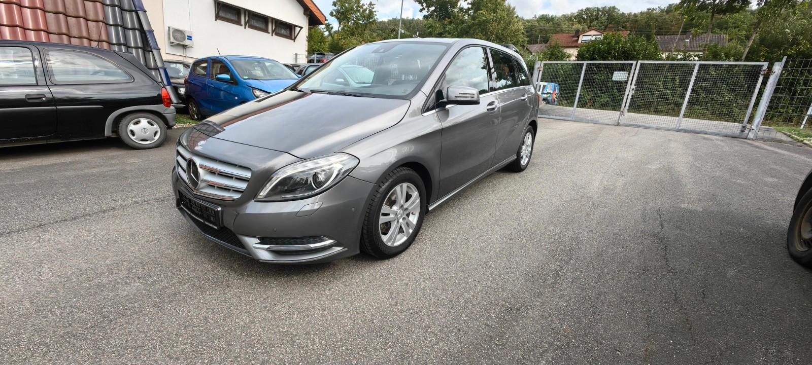 Mercedes-Benz B 200