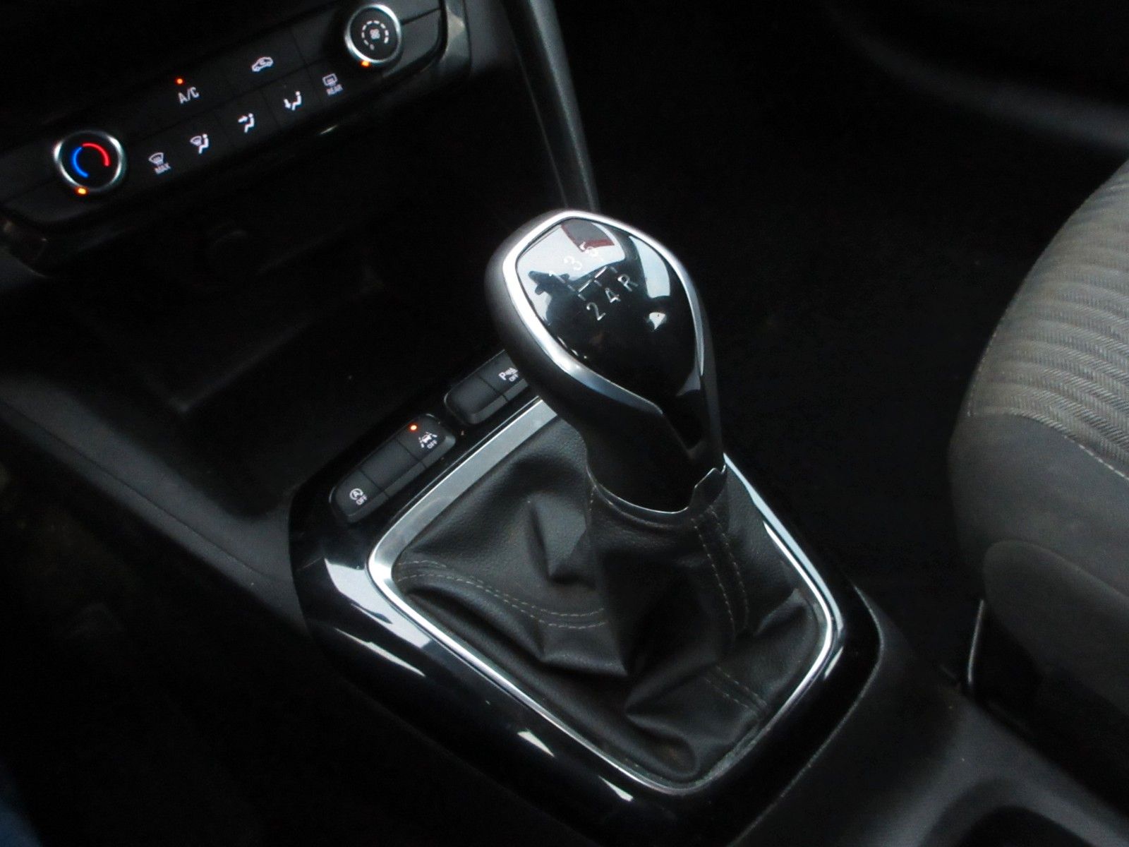 Fahrzeugabbildung Opel Corsa F 1.2 PDC/TEMPO/SPURASSISTENT