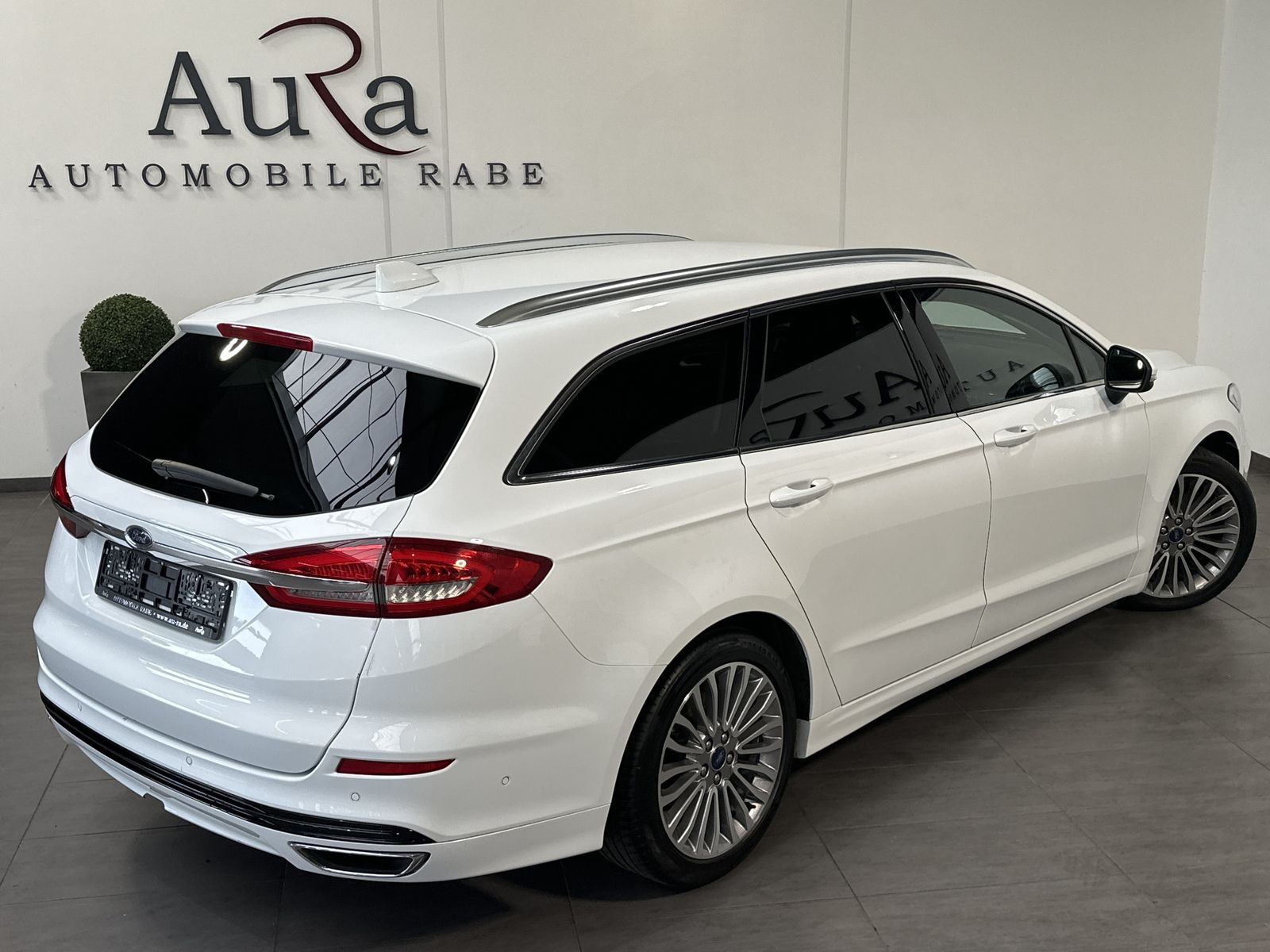 Fahrzeugabbildung Ford Mondeo Turnier 2.0 EB Aut. Titanium NAV+LED+AHK