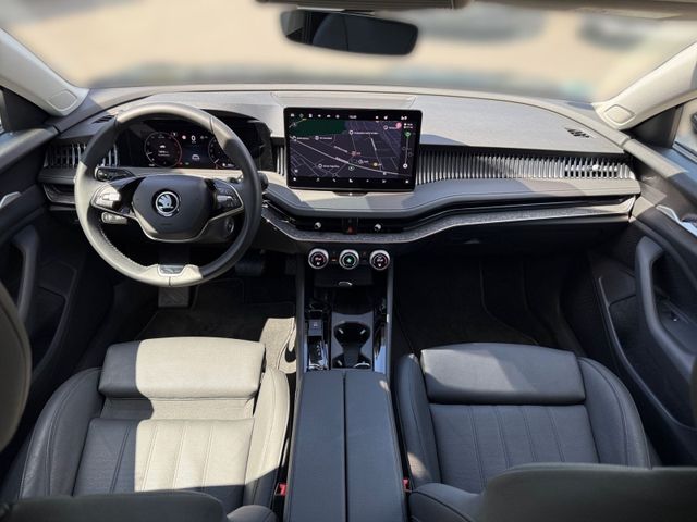 Superb 2.0 TDI Selection 4x4 +AHK+NAVI+CARPLAY+
