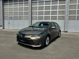 Toyota Corolla, Autom, ACC,LED, Garantie - Toyota Corolla mit Benzin-Antrieb: Limousine, Automatik