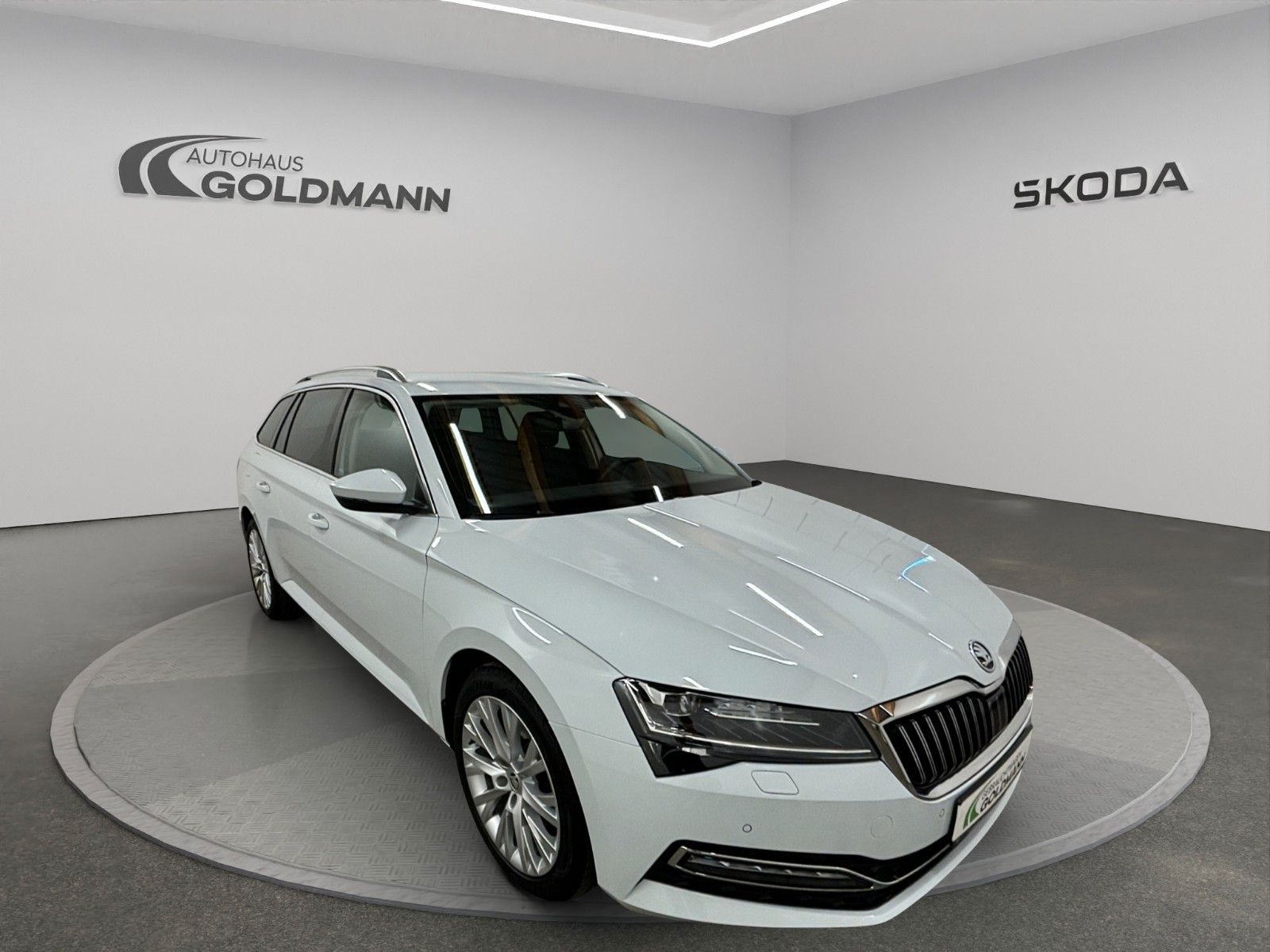 Fahrzeugabbildung SKODA Superb Combi Style 1.5 TSI ACT