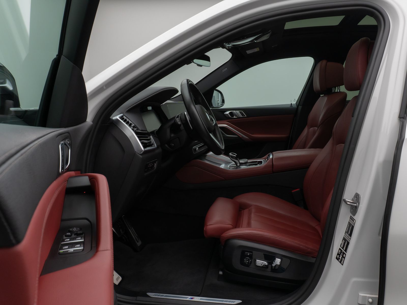 Fahrzeugabbildung BMW X6 xD40d M Sport Panorama 360°Laser HUD DisplKey